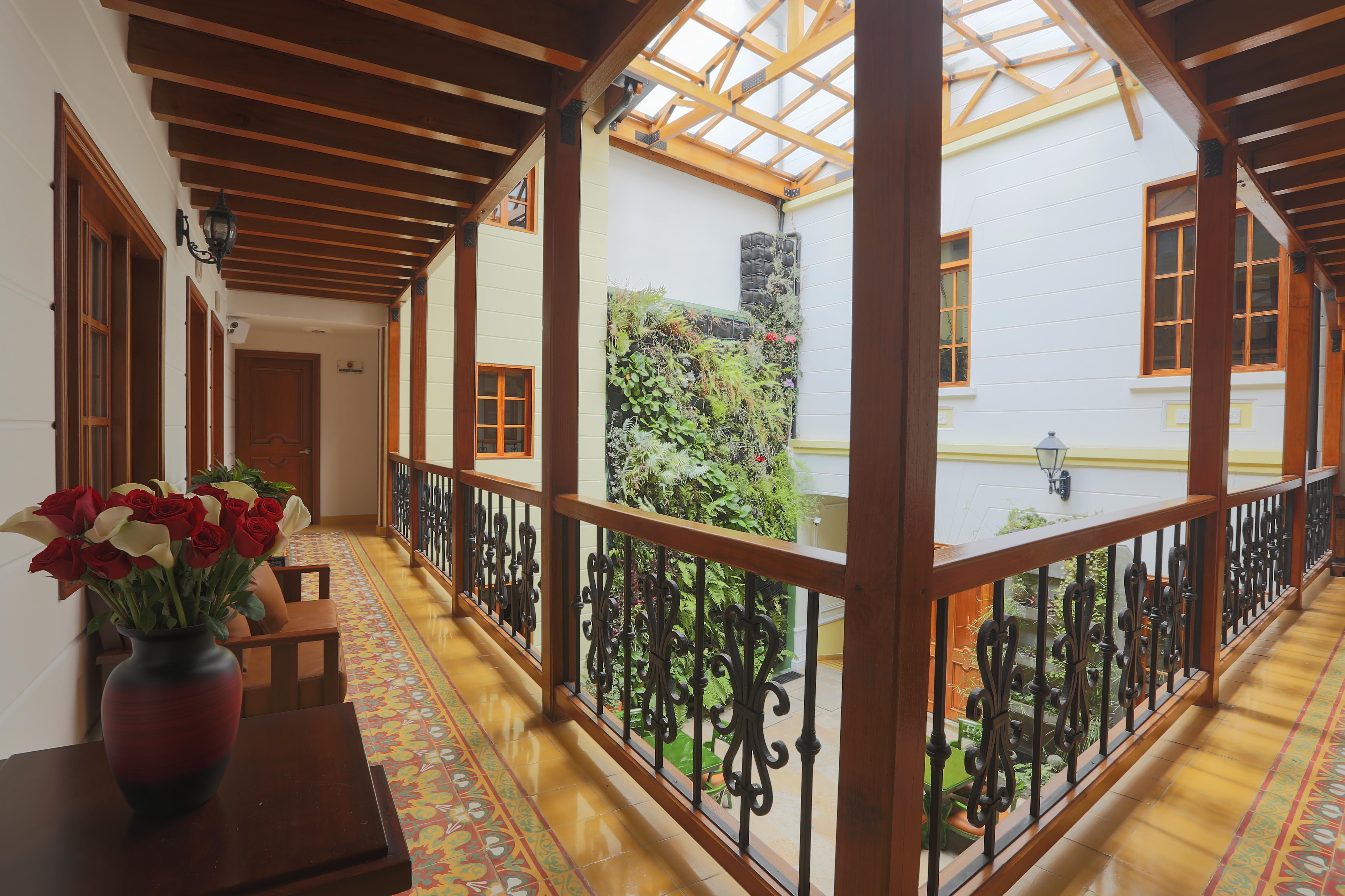 Hotel Santa Lucia Boutique Spa Bogota Bagian luar foto Interior of the hotel