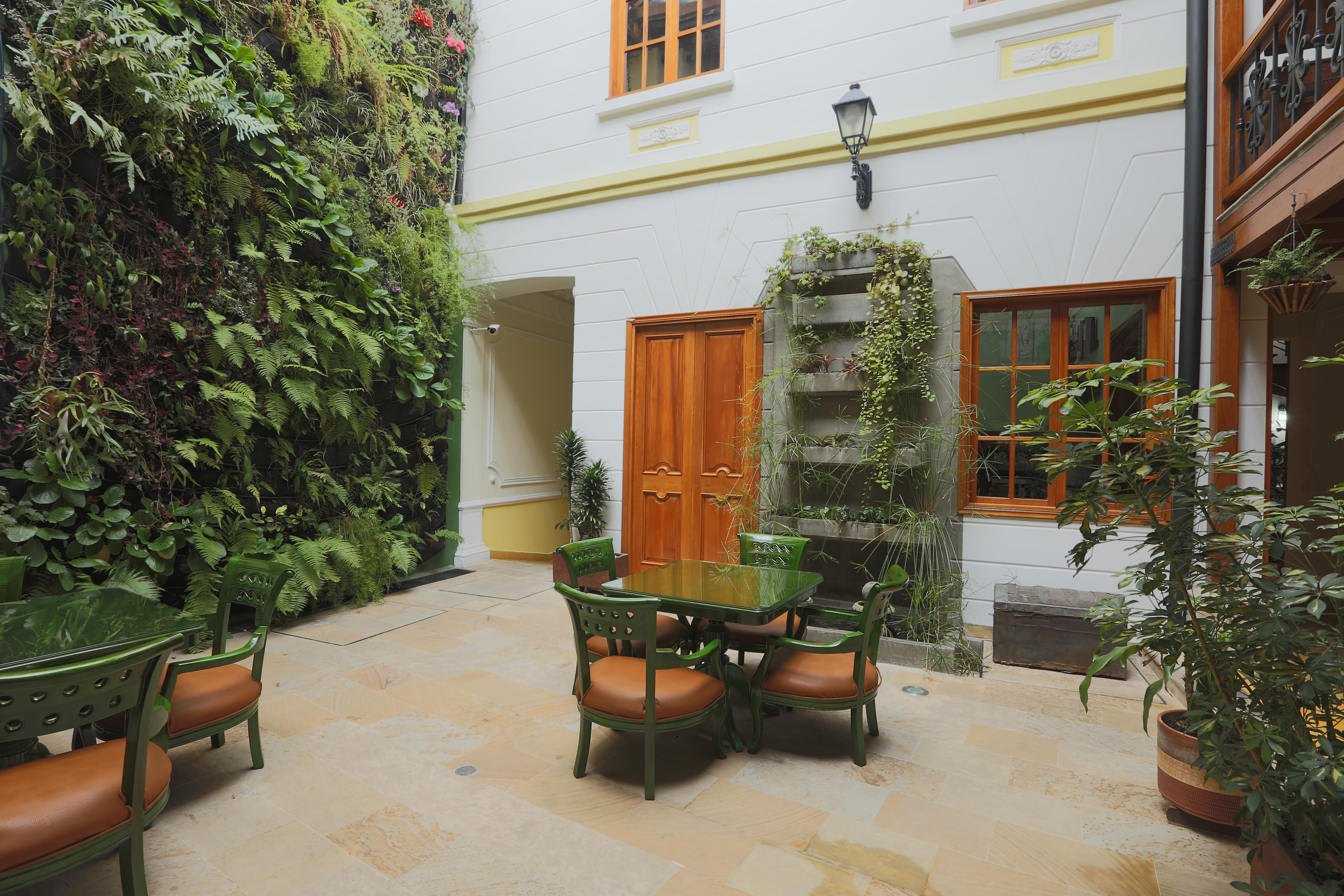 Hotel Santa Lucia Boutique Spa Bogota Bagian luar foto Patio of the hotel