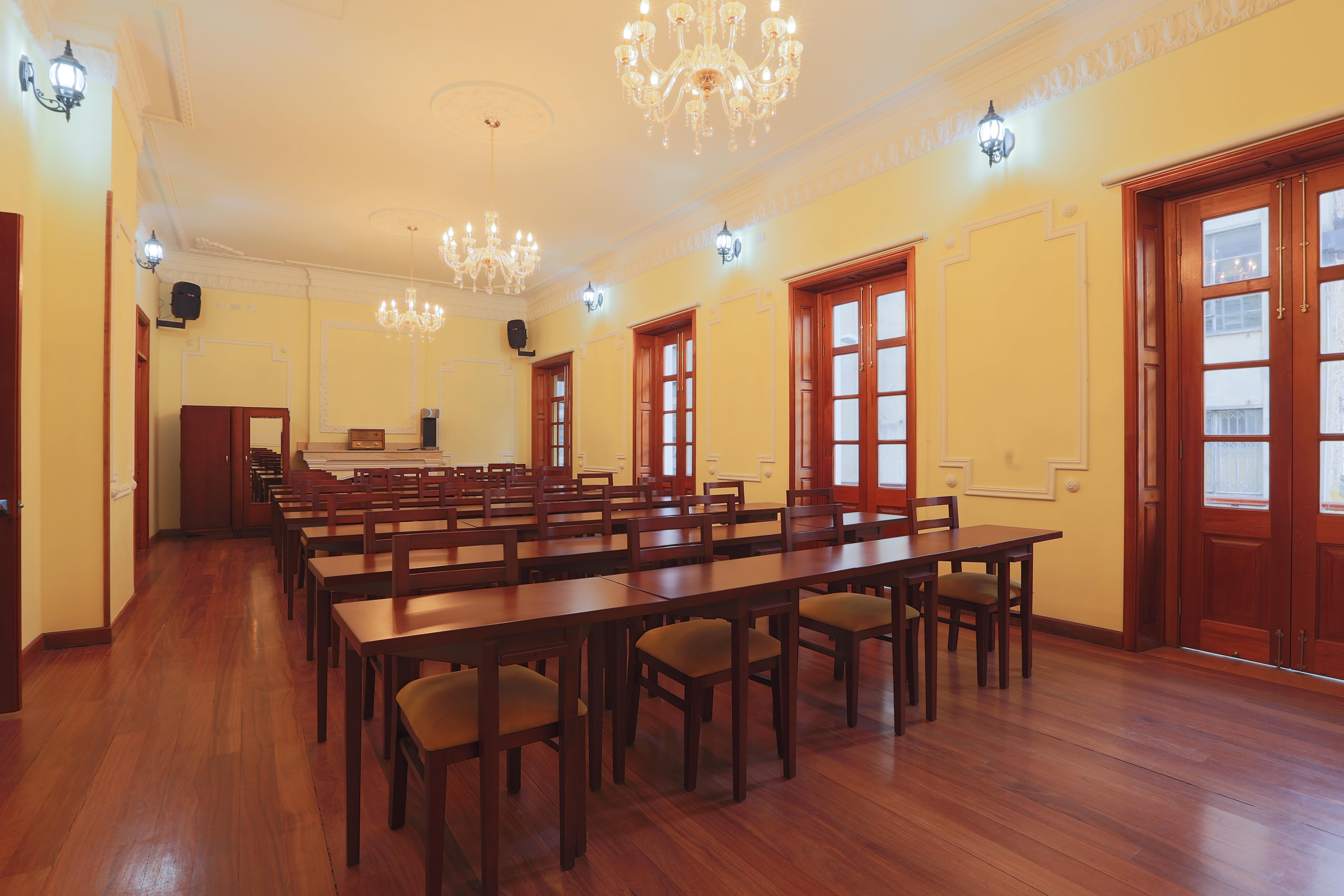 Hotel Santa Lucia Boutique Spa Bogota Bagian luar foto The interior of the library