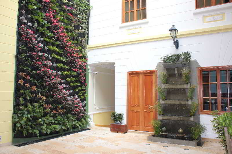 Hotel Santa Lucia Boutique Spa Bogota Bagian luar foto Vertical garden in a courtyard