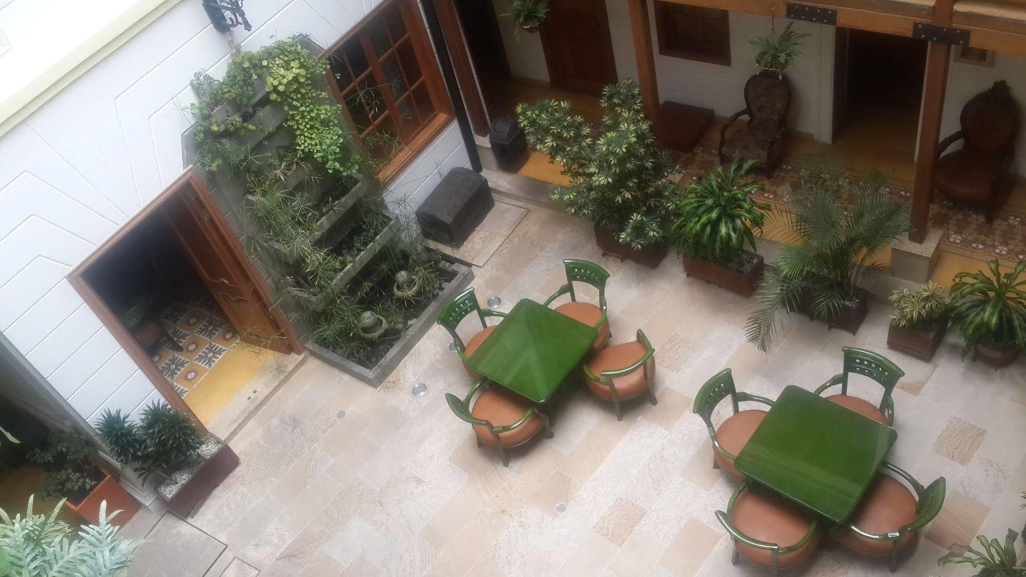 Hotel Santa Lucia Boutique Spa Bogota Bagian luar foto The courtyard of the hotel
